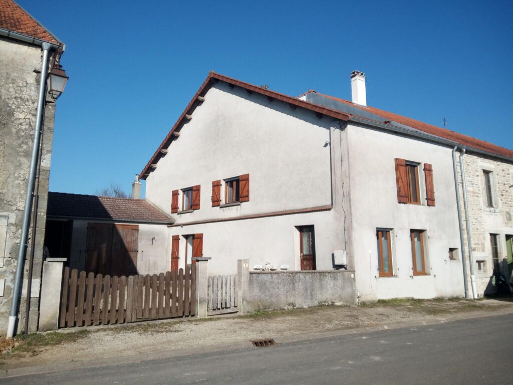 Location "Le Bourdon bleu" à Celles en Bassigny, Haute-Marne (52)